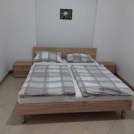 Dora Apartment Сен Екстериор снимка
