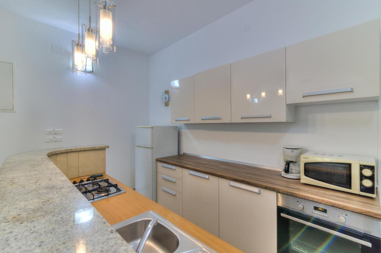 Dora Apartment Сен Екстериор снимка