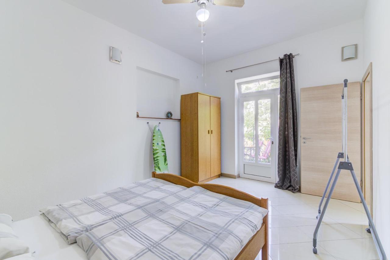 Dora Apartment Сен Екстериор снимка