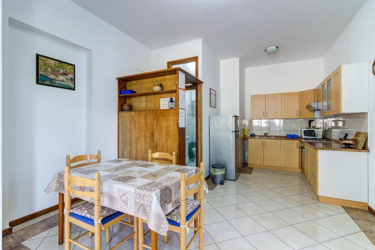 Dora Apartment Сен Екстериор снимка