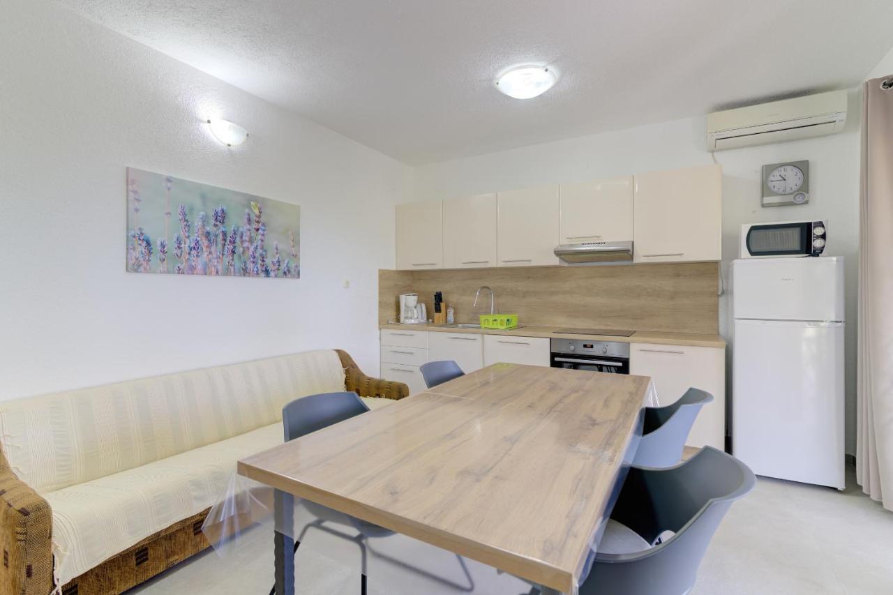 Dora Apartment Сен Екстериор снимка