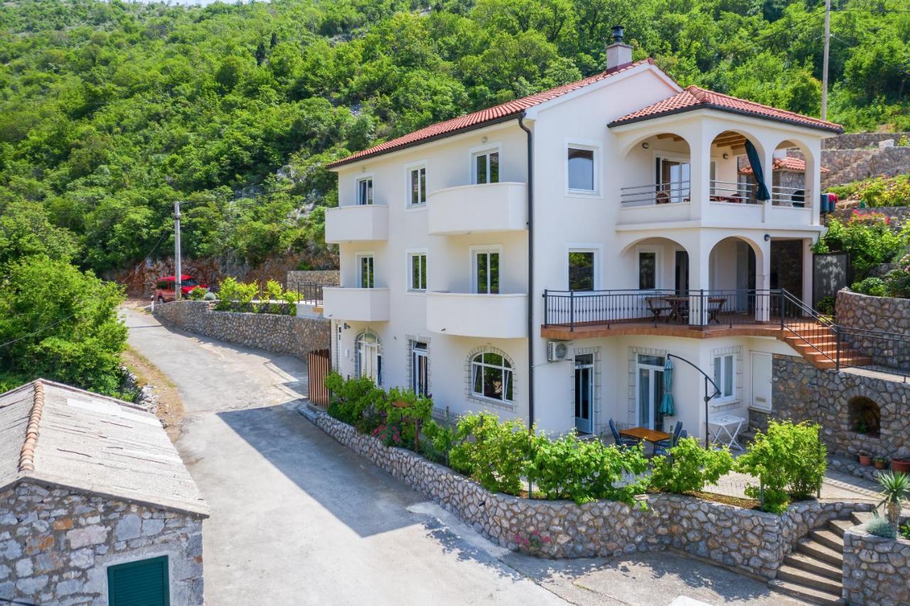 Dora Apartment Сен Екстериор снимка