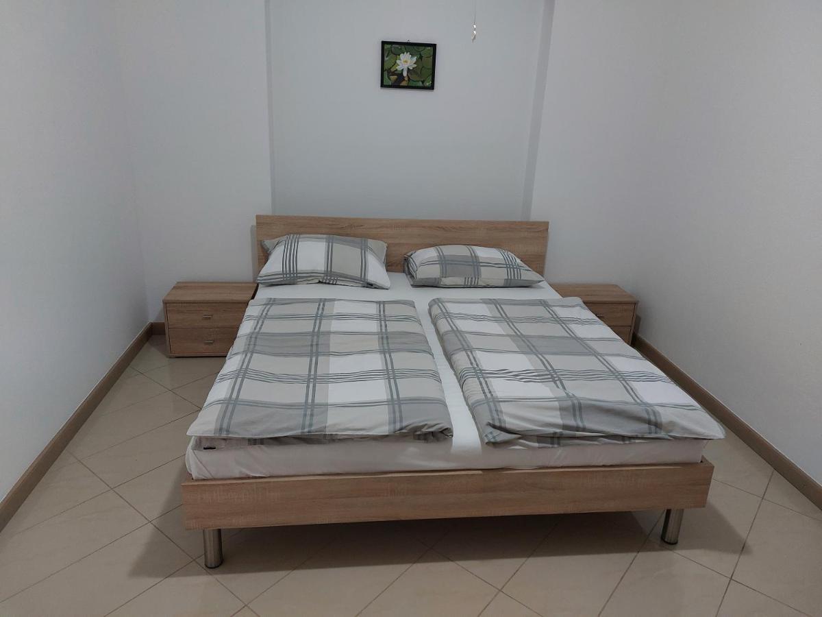 Dora Apartment Сен Екстериор снимка